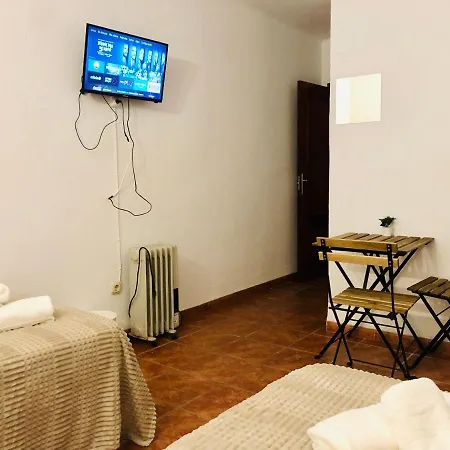 Low Cost Rooms Malaga Mota Homestay szállás *